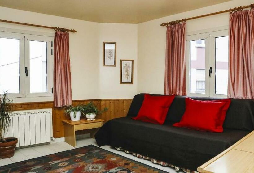 חדר משפחתי, Piñupe