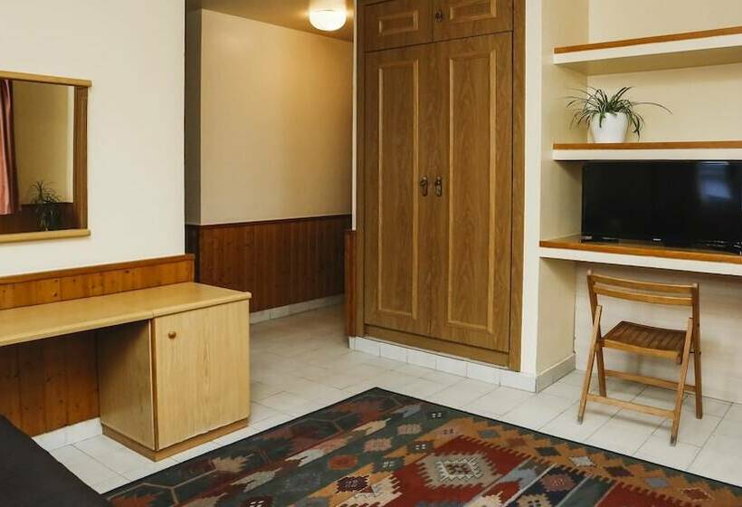 חדר משפחתי, Piñupe