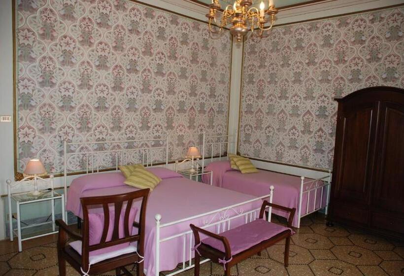 غرفة قياسية ثلاثية, Villarancia