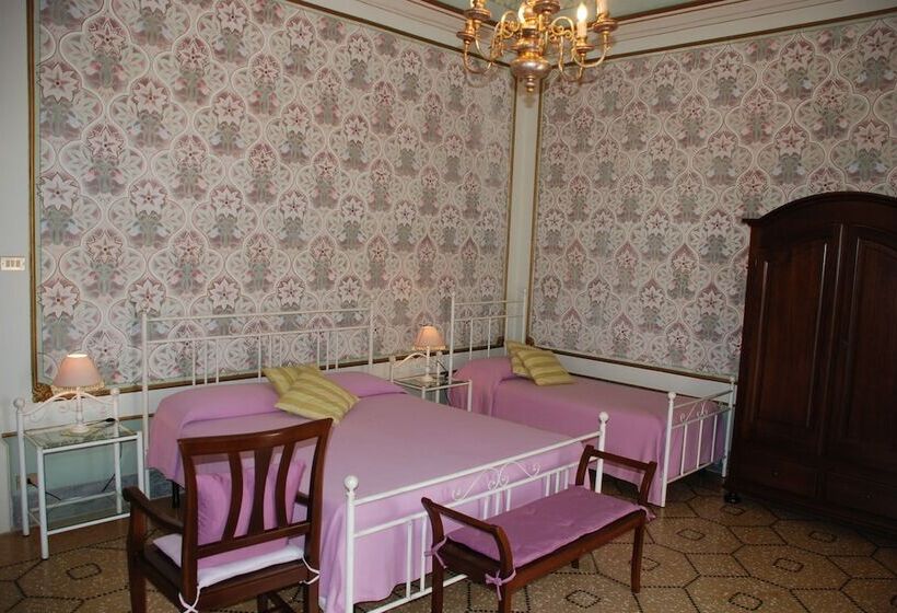 غرفة قياسية ثلاثية, Villarancia