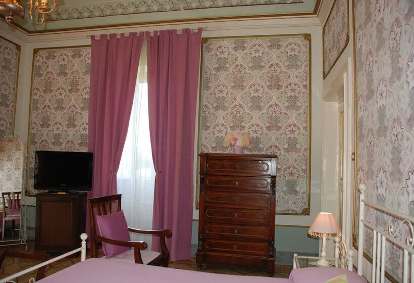 غرفة قياسية ثلاثية, Villarancia