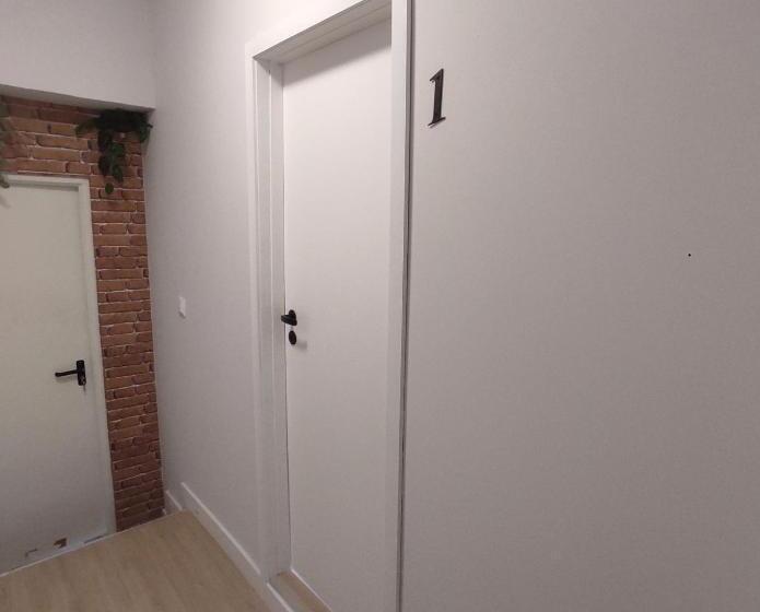 Кровать в Общей Комнате, Aerostay Hostel