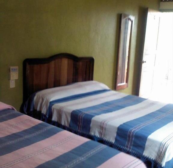 اتاق استاندارد چهار تخته, Casa Bugambilias