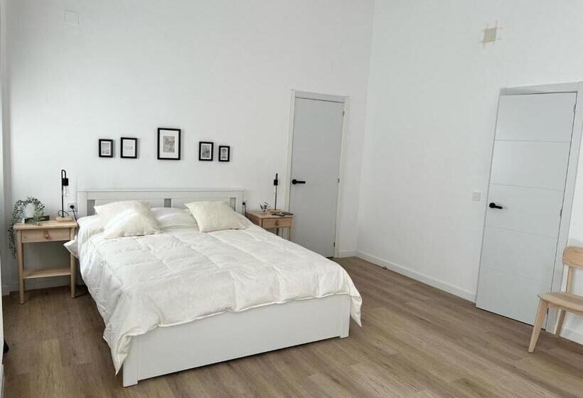 اتاق استاندارد, Suites Larios