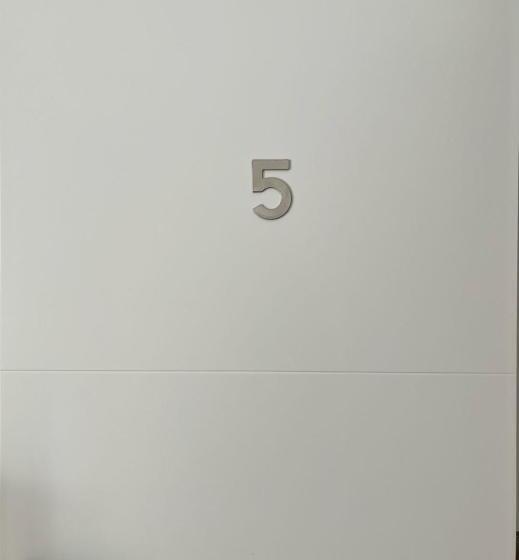 اتاق استاندارد با سرویس بهداشتی مشترک, Suites Larios