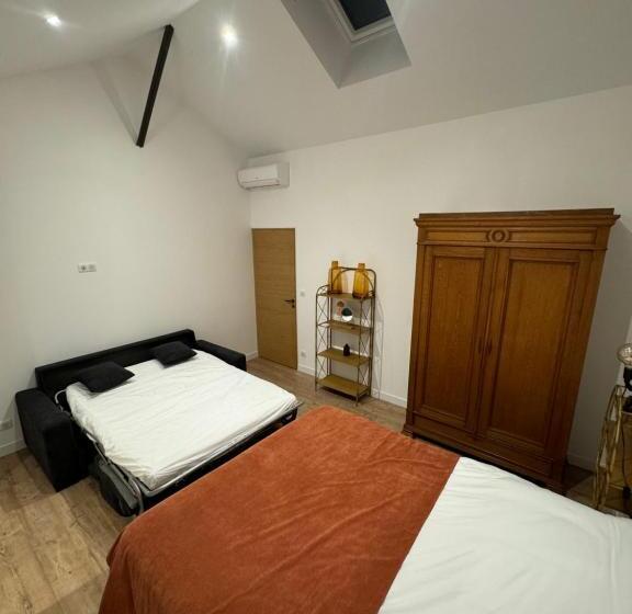 家庭间, La Grange De Witry