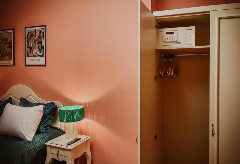 اتاق لوکس سه تخته, Dervish Han Boutique