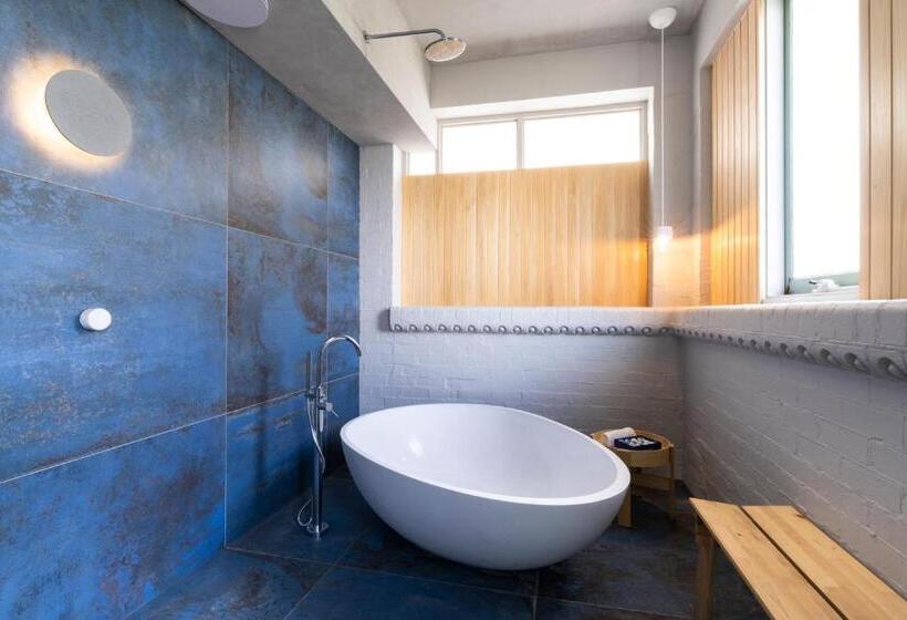 غرفة ديلوكس, In The Brick Spa And