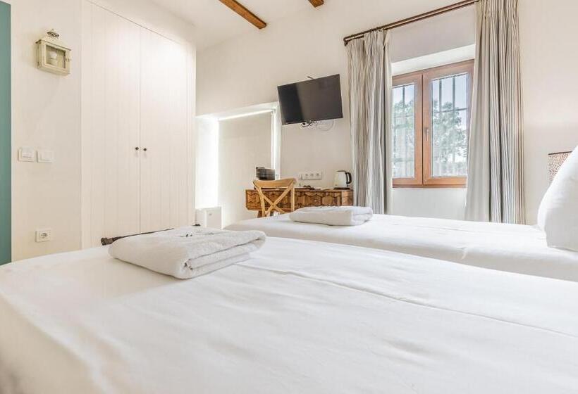 غرفة قياسية لذوى الاحتياجات الخاصة, Rural Virgen María