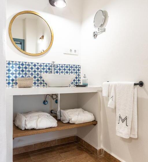 غرفة قياسية لذوى الاحتياجات الخاصة, Rural Virgen María