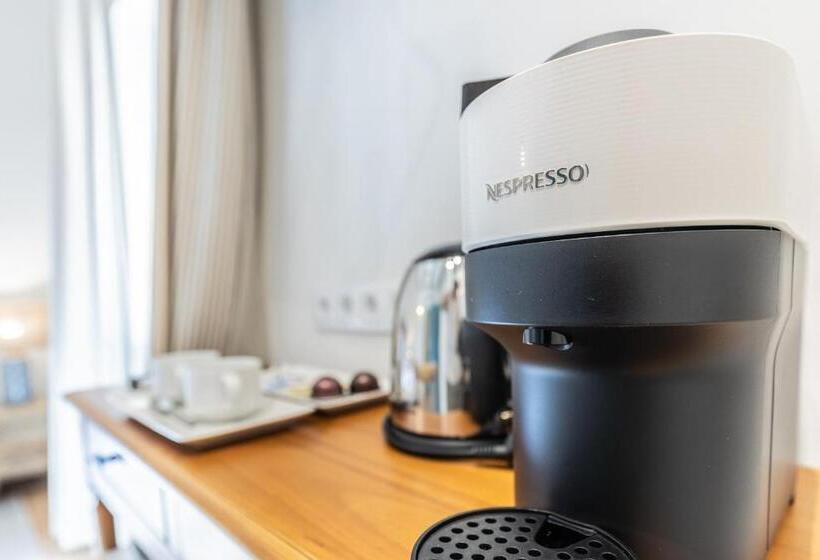 غرفة قياسية لذوى الاحتياجات الخاصة, Rural Virgen María