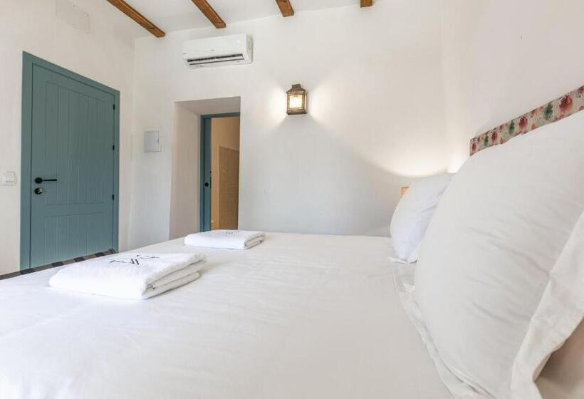 غرفة قياسية لذوى الاحتياجات الخاصة, Rural Virgen María