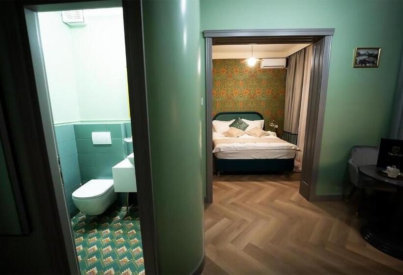 キングサイドベッドのスタンダードワンルーム, Tempus