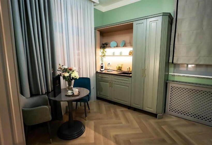 キングサイドベッドのスタンダードワンルーム, Tempus