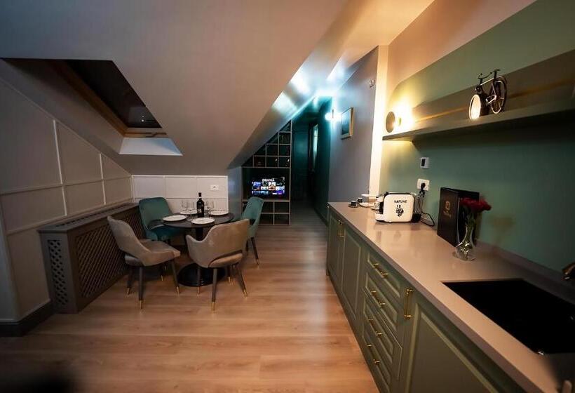 １ベッドルームのデラックスアパートメント, Tempus