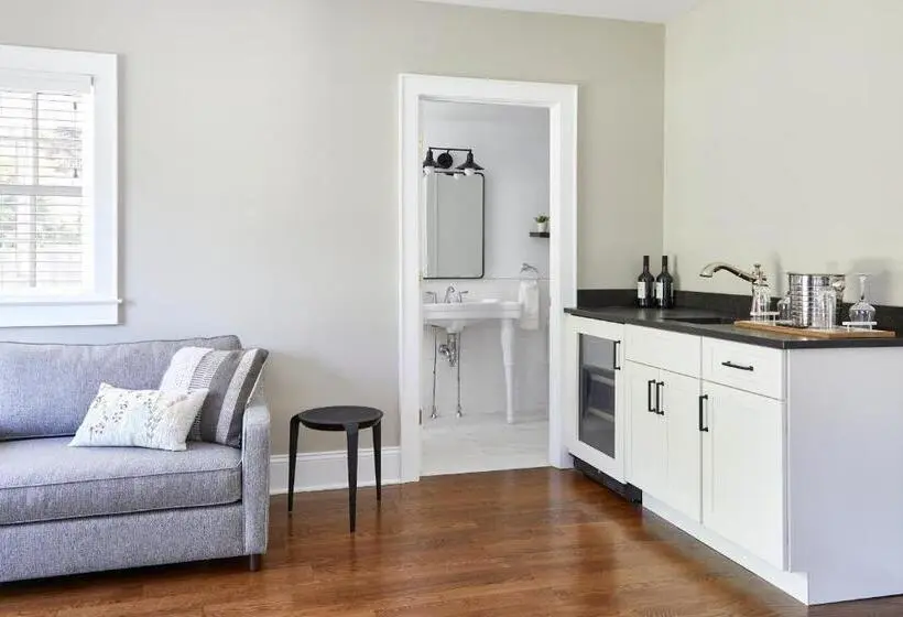 Suite with Terrace, The Kent Collection