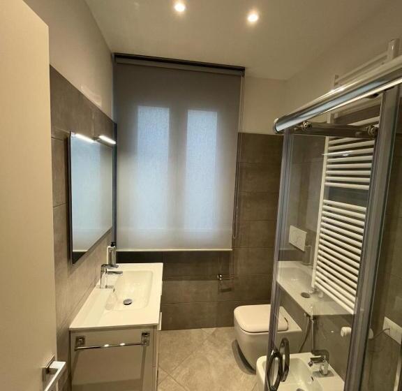 スタンダードルーム, House Of Oscar