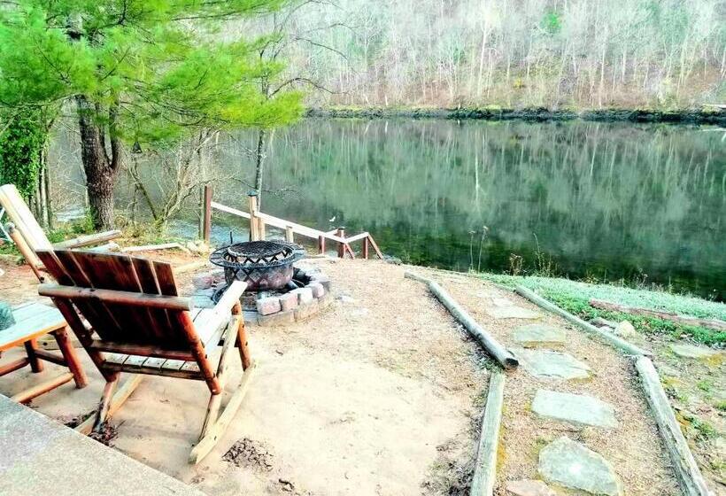 غرفة ديلوكس عائلية, The Magnolia House