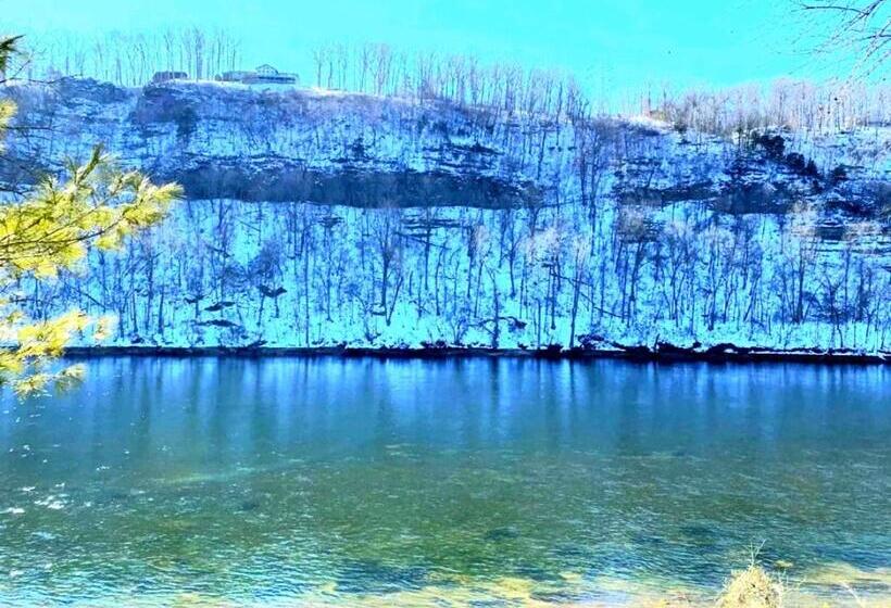 غرفة ديلوكس عائلية, The Magnolia House