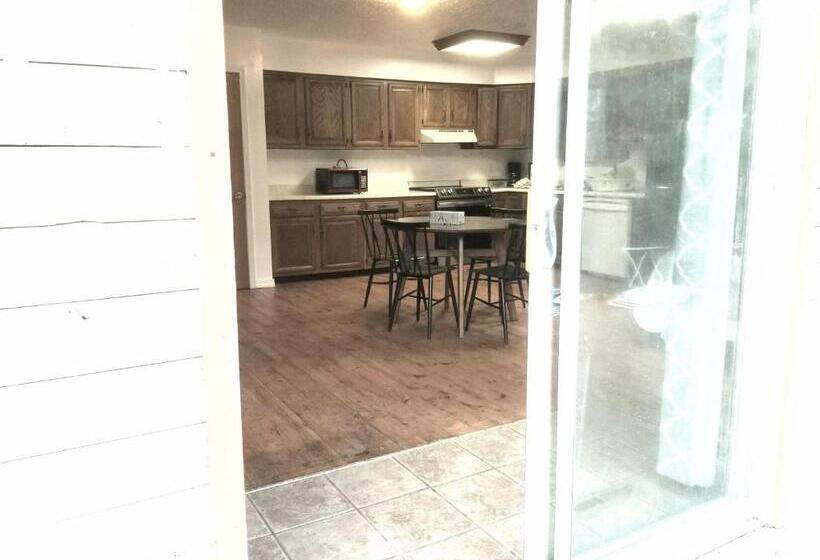 غرفة ديلوكس عائلية, The Magnolia House