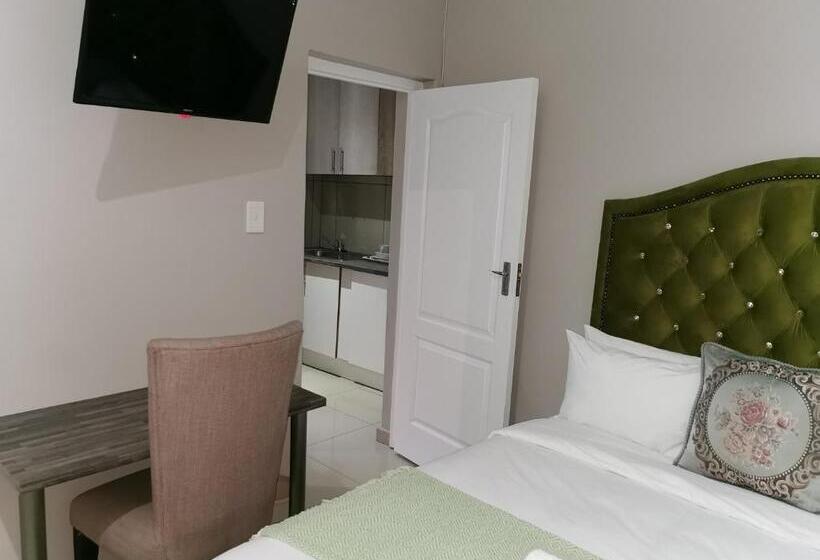 חדר משפחתי, 18 On Kuruman B&b