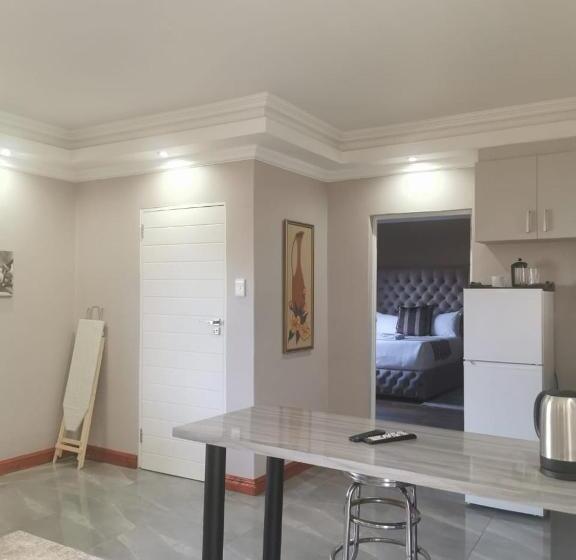 סוויטה, 18 On Kuruman B&b