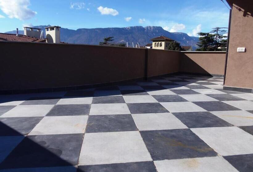 آپارتمان 1 خوابه همکف, Apartaments Claudia Augusta