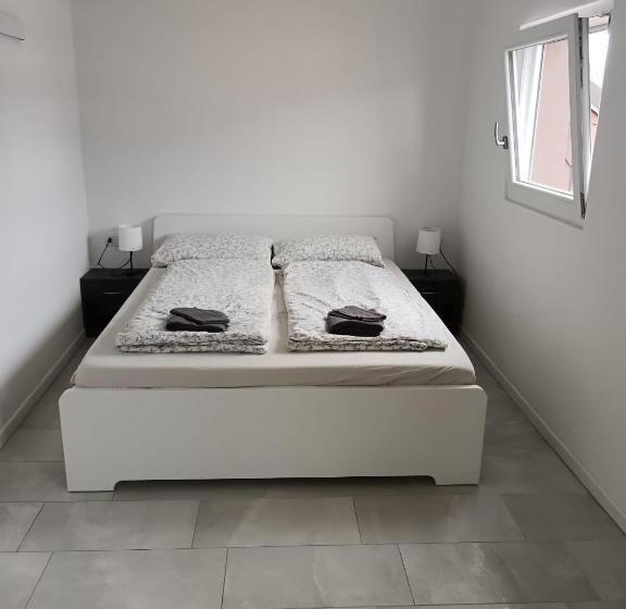 اتاق خانوادگی, Apartaments Claudia Augusta