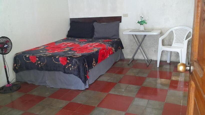 اتاق خانوادگی, Hostel Juayúa Centro