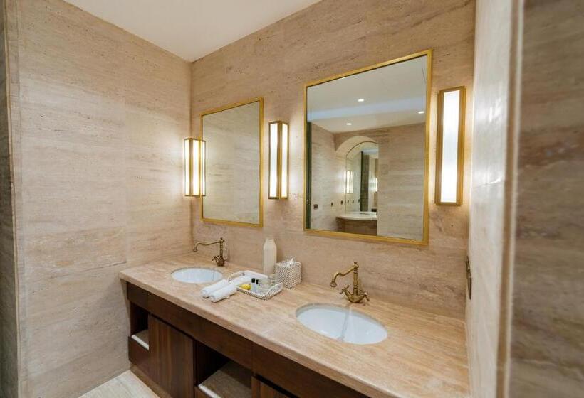 Deluxe Suite King Bed, Al Balad Hospitality