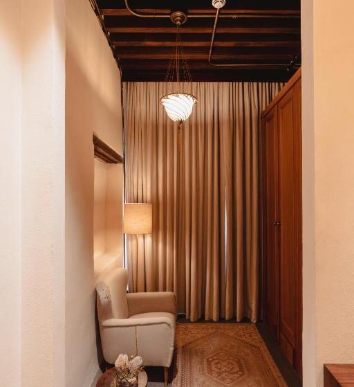 اتاق استاندارد با تخت بزرگ, Al Balad Hospitality