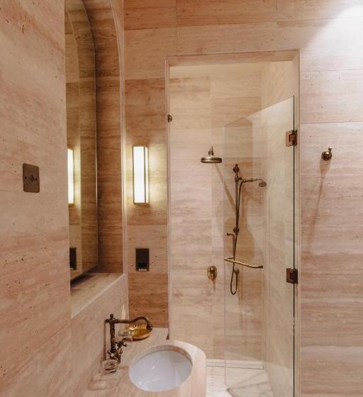 اتاق لوکس با تخت بزرگ, Al Balad Hospitality