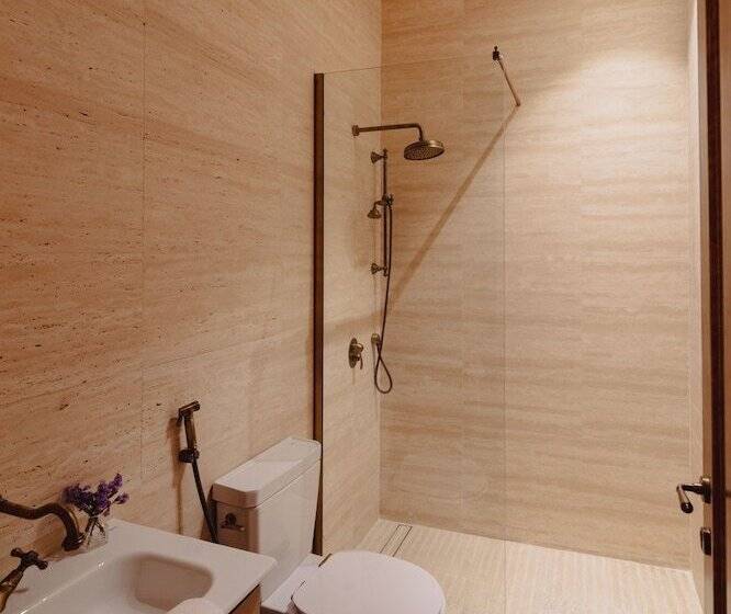اتاق لوکس با تخت بزرگ, Al Balad Hospitality