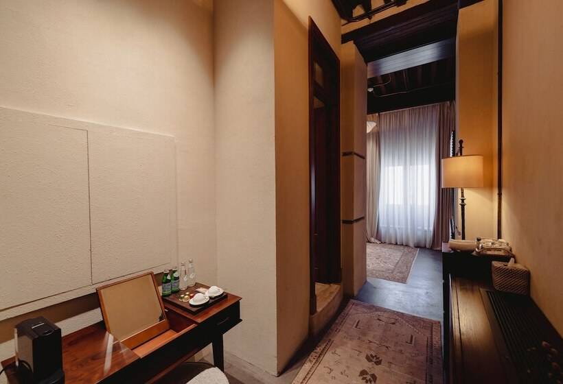 اتاق لوکس با تخت بزرگ, Al Balad Hospitality