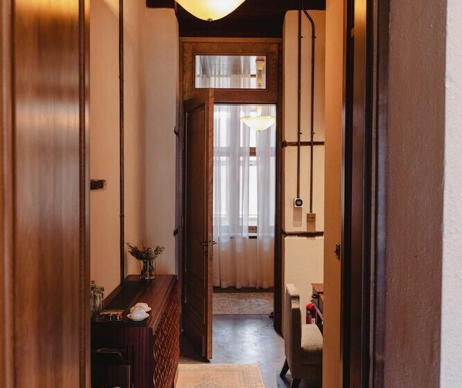 اتاق لوکس با تخت بزرگ, Al Balad Hospitality