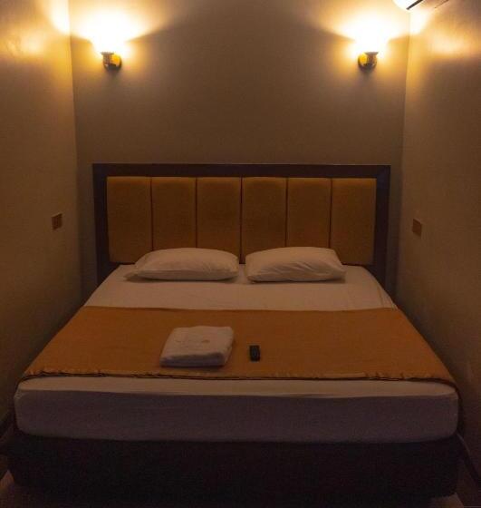 غرفة قياسية سرير كينج, Najmi Inn