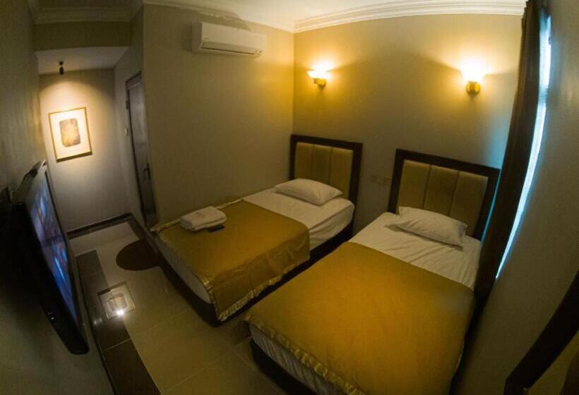 基本间, Najmi Inn