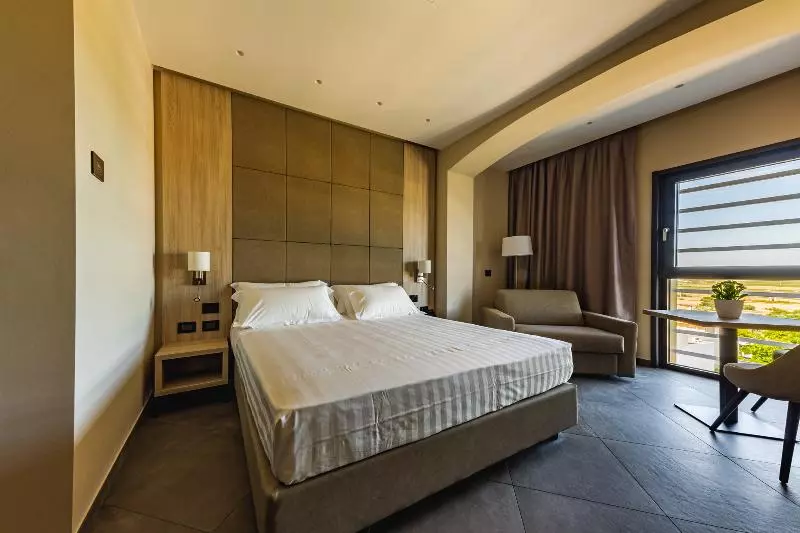 اتاق استاندارد با تخت بزرگ, The Imperial