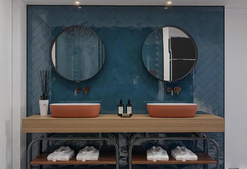 屋根裏部屋風スタンダードルーム, The Lince Santa Clara