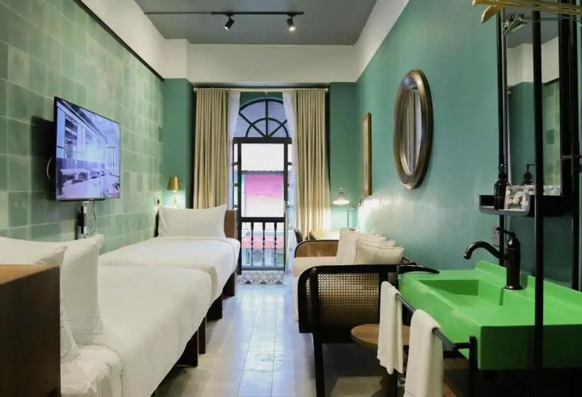 デラックスルーム, The Payang
