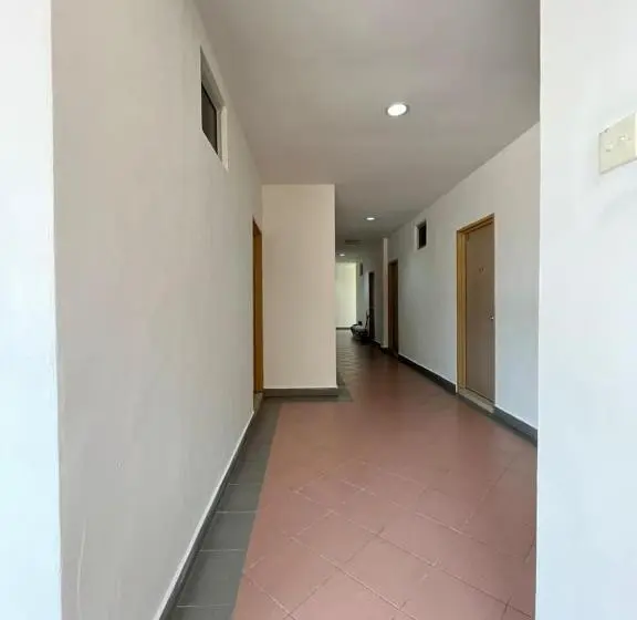 اتاق استاندارد سه نفره, Joyful Motel