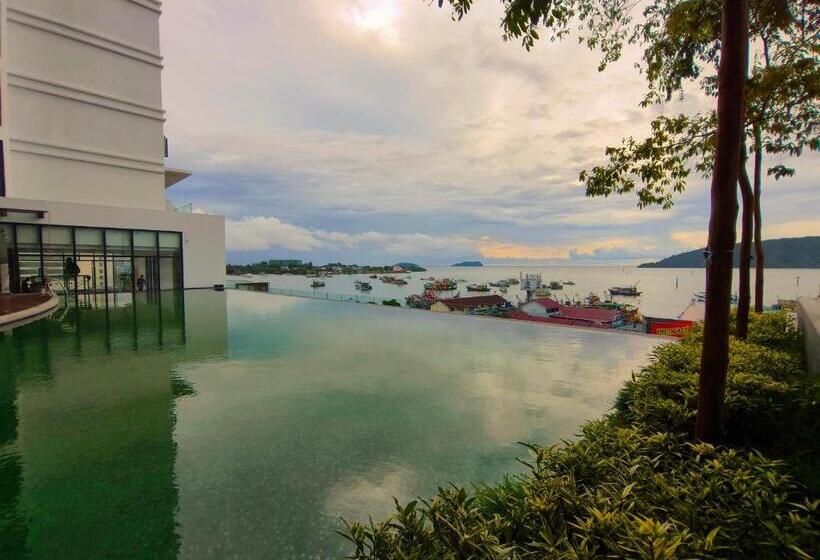 סוויטה נוף לים, Just Chillin Pool & Seaview Suites