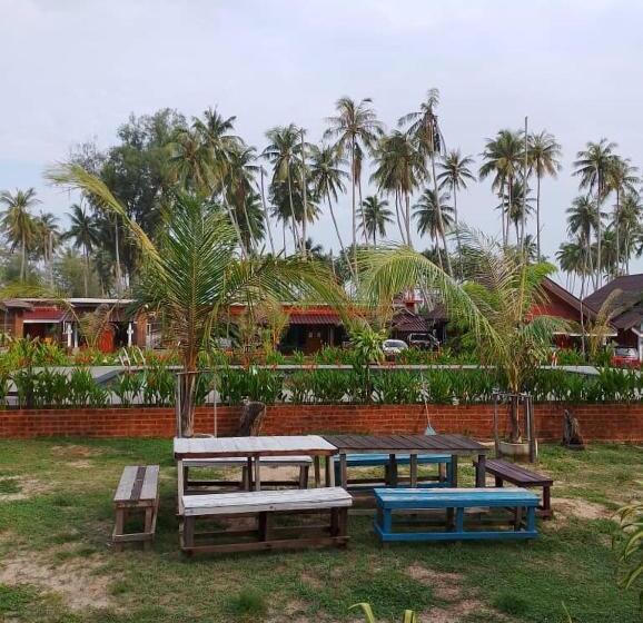 プールビュースタンダードルーム, Pulang Resort