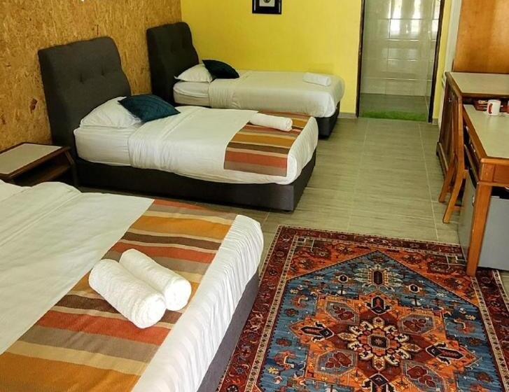 Четырехместный Номер Deluxe, Pulang Resort