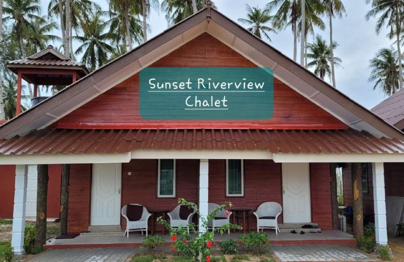 デラックスの4人部屋, Pulang Resort