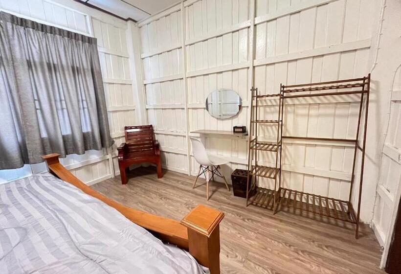 Номер Стандарт, At Home Phetchaboon