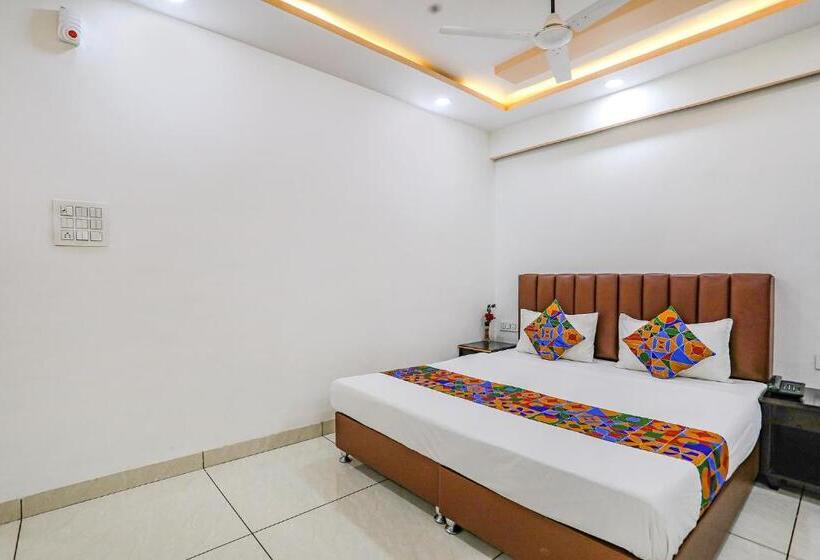 اتاق خانوادگی, Fabhotel Dhruva