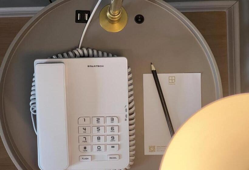 غرفة قياسية سرير كينج, Fu