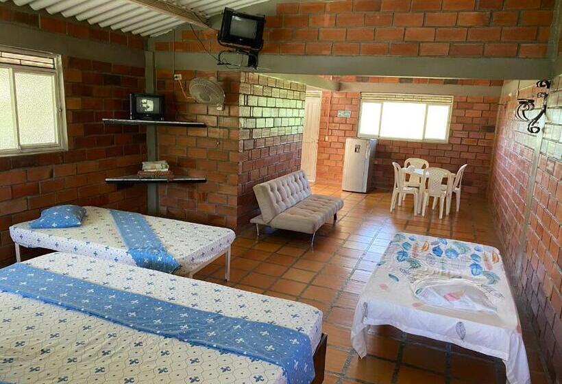 ファミリールーム, La Granjita Santagueda