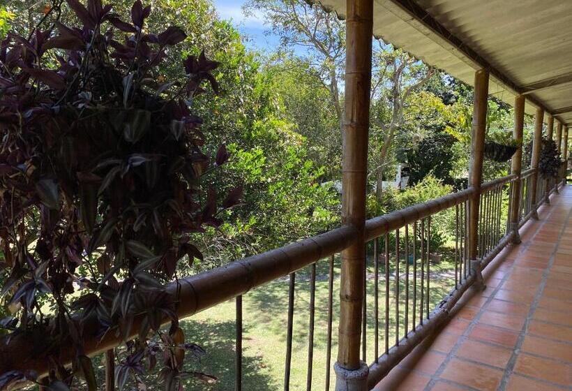 חדר סטנדרט לשלושה, La Granjita Santagueda